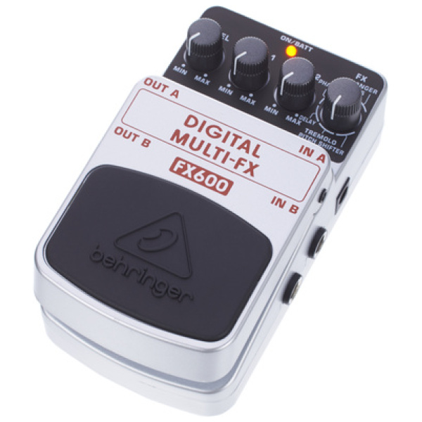 Behringer FX600